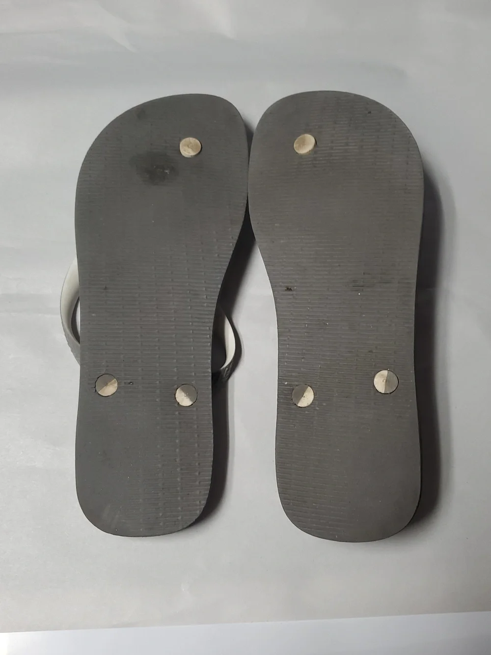Havaianas Mens Brasil Logo-Embossed Rubber Flip Flops Size 10/11 Grey SummerSurf